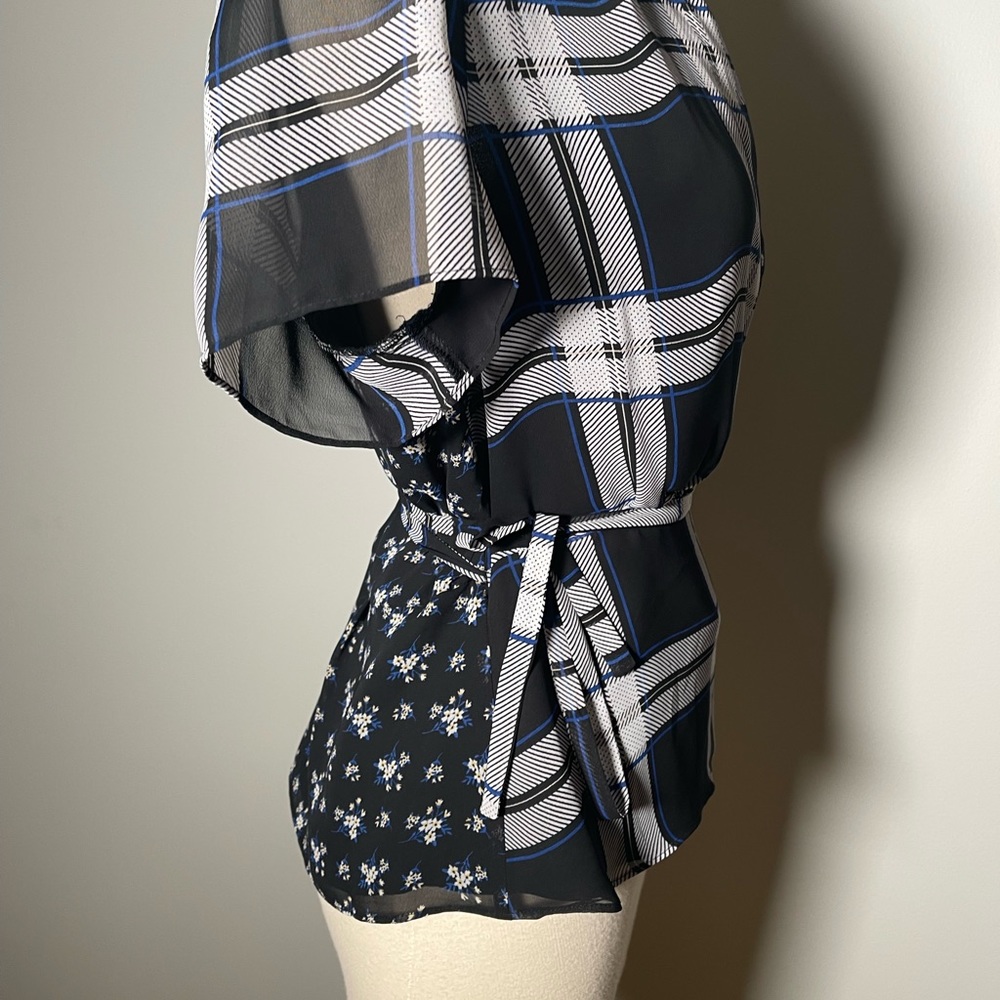 Vince Camuto Blue & White Mixed Print Wrap Blouse – Medium (NWOT) - Picture 4 of 7
